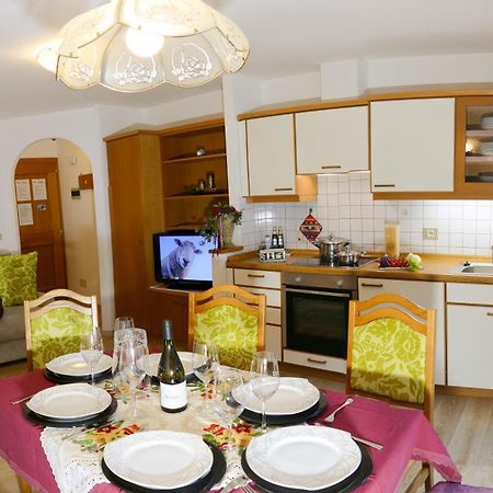 Villa Artic Apartments กัมปีเตลโลดีฟัสซา ภายนอก รูปภาพ